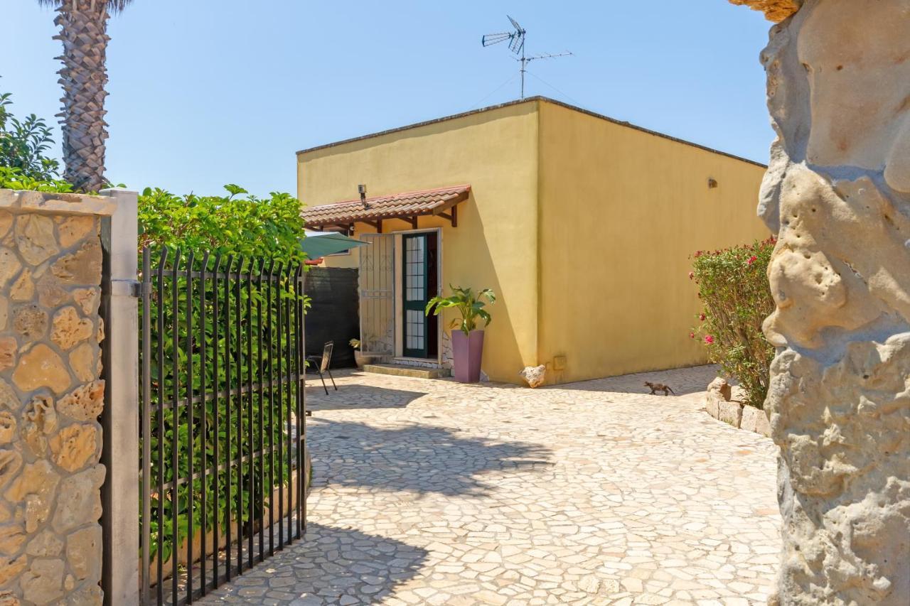Air-Conditioned Villa In Porto Cesareo With Parking And Bicycles エクステリア 写真